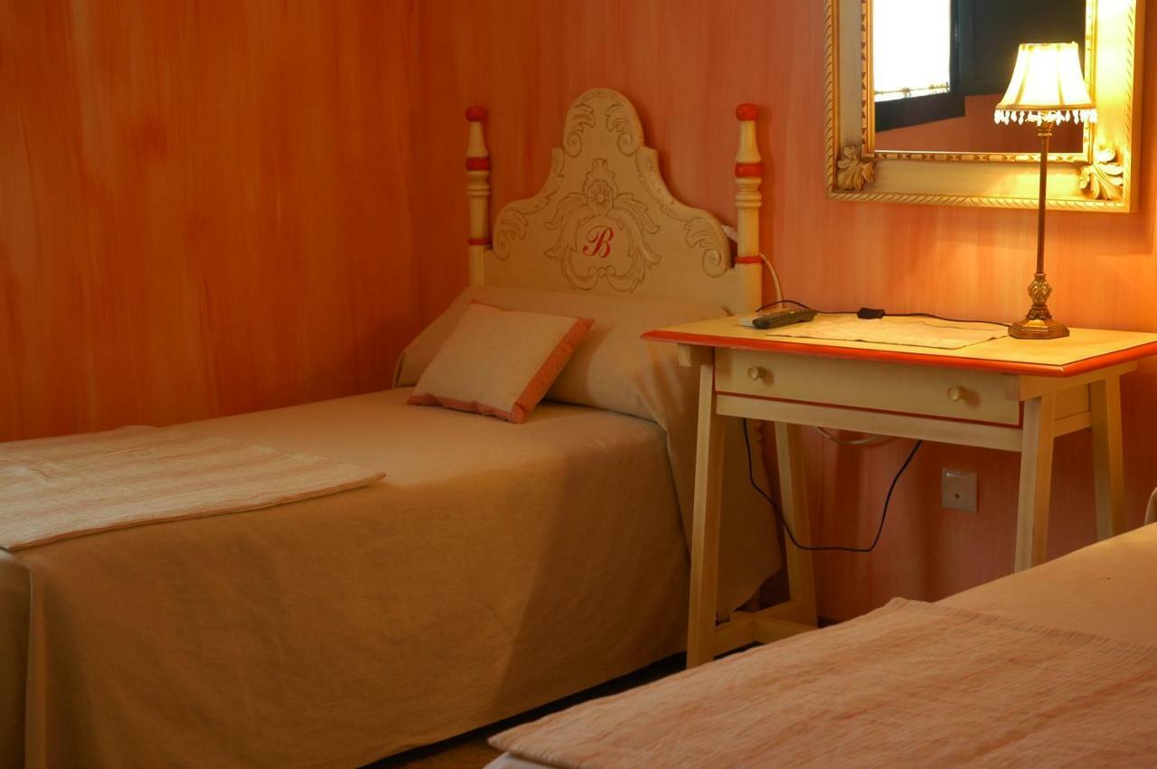 Molino La Boticaria Hotel Marchena  Buitenkant foto